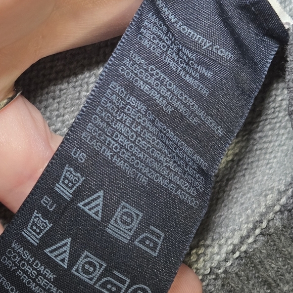 Tommy Hilfiger Men's Medium 💯 Cotton Gray Striped Sweater - Picture 8 of 10